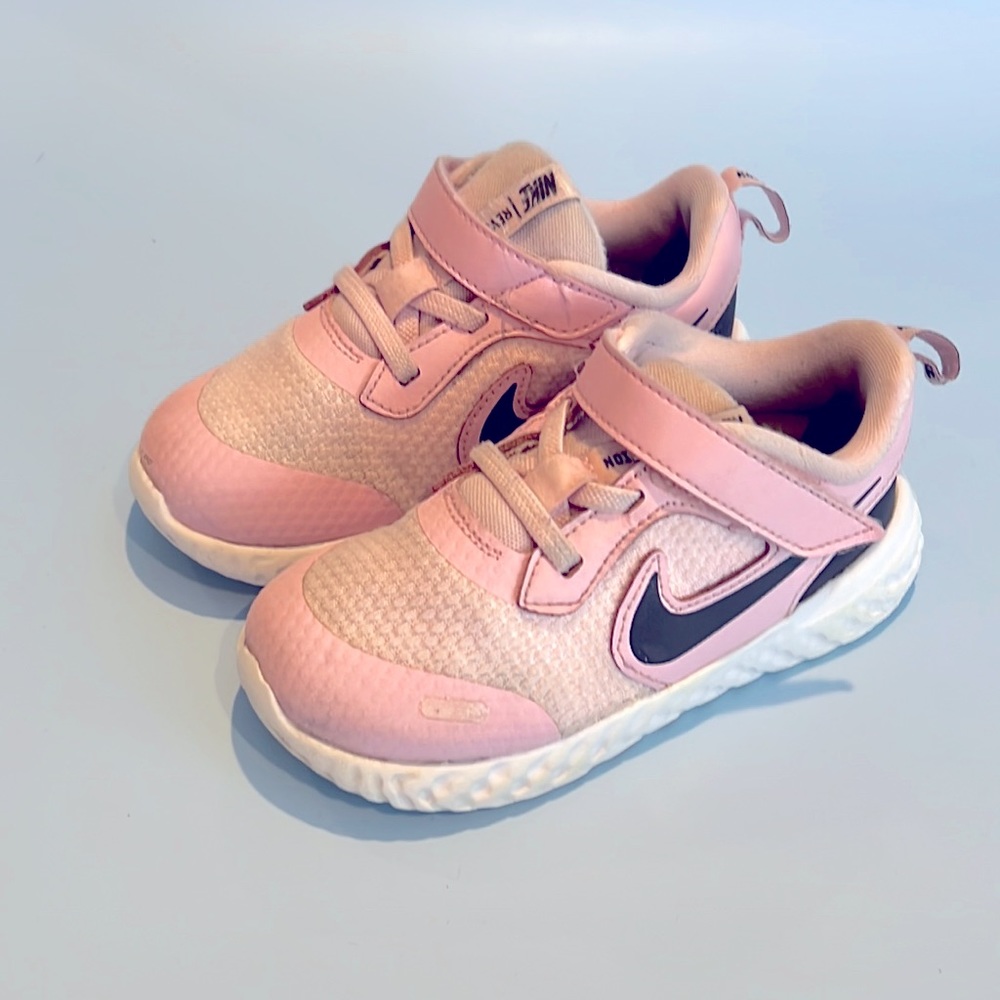 Nike Revolution 6
Baby/Toddler Shoes Size 10C